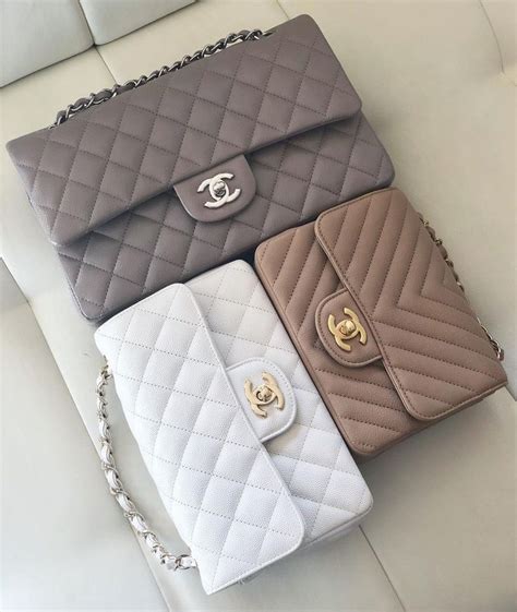 The Official Chanel Mini Reference Guide 